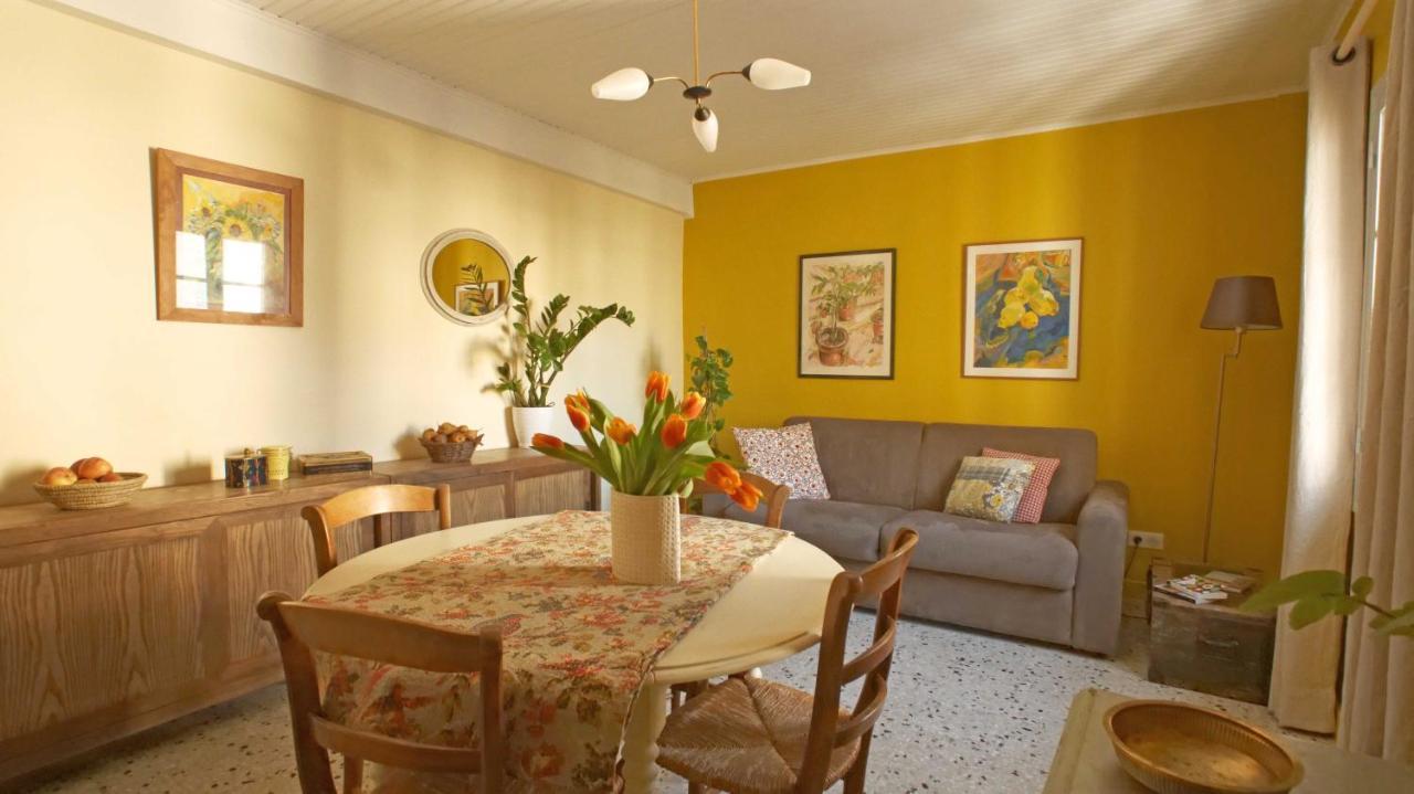 Appartement Au coin de la Roquette à Arles Extérieur photo